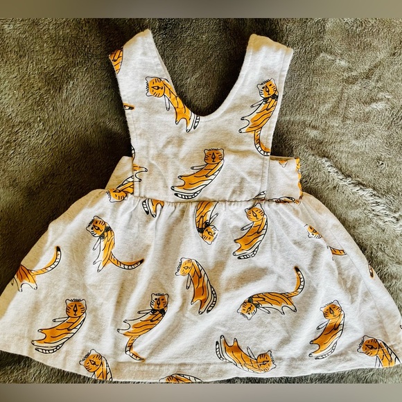 Gray dress with orange kittens, needs a shirt under, size 6-9M - Picture 1 of 3